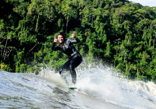 Tata surfando foto equipe